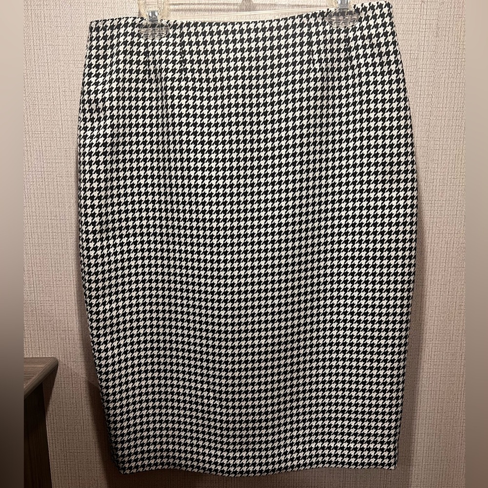 Jones Studio Houndstooth Pencil Skirt Black White Lined Size 10